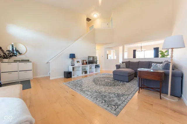 $299,900 | 3055 Fox Ridge Drive, Columbus, IN 47203