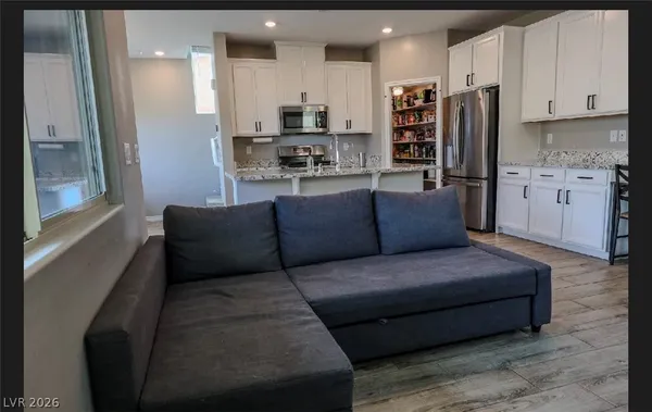 $2,550 | 12528 Mosticone Way, Las Vegas, NV 89141