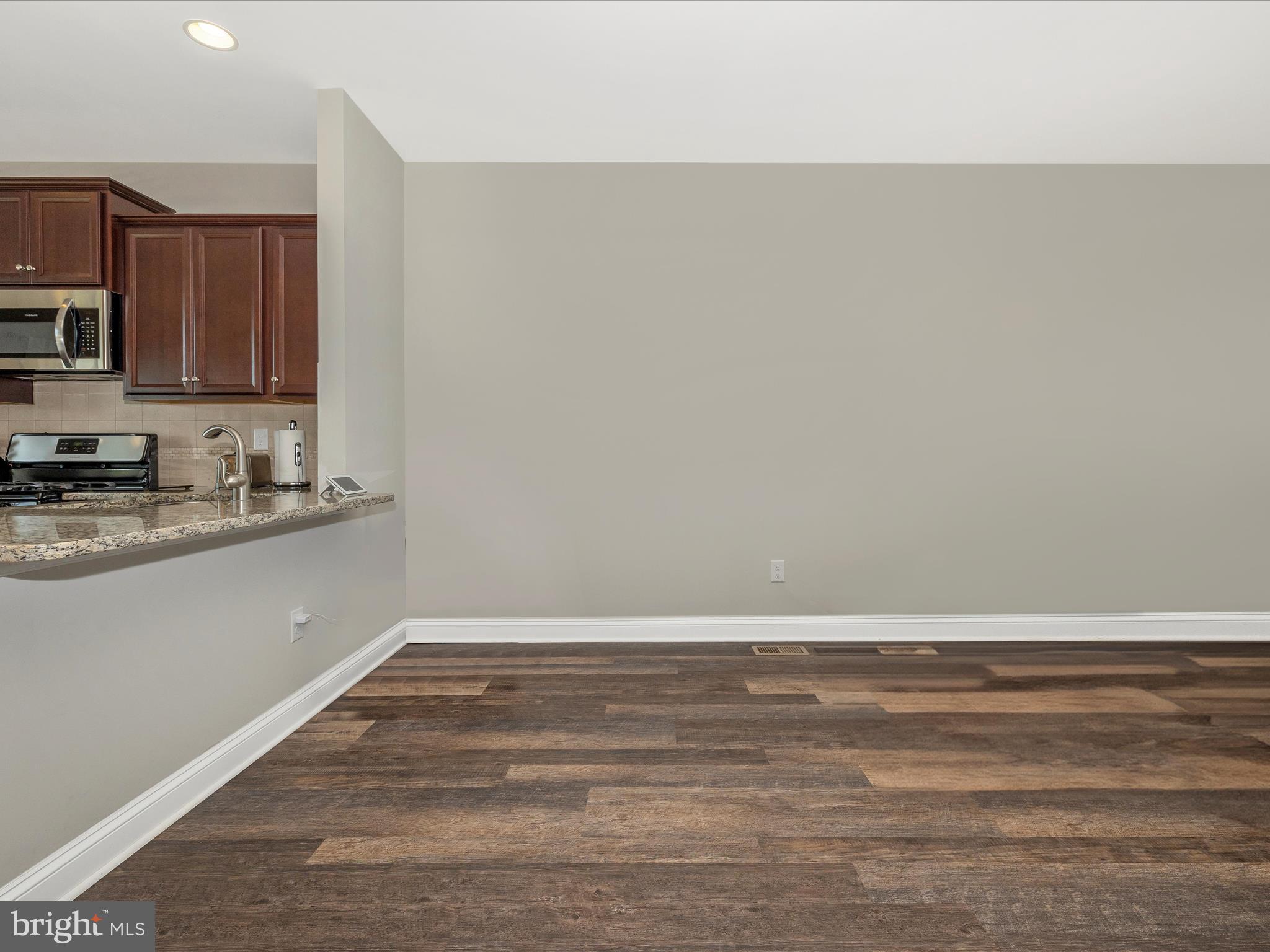 4652 Cambria Road Frederick, MD 21703 - Photo 17 of 40 Dining Area/Office Space