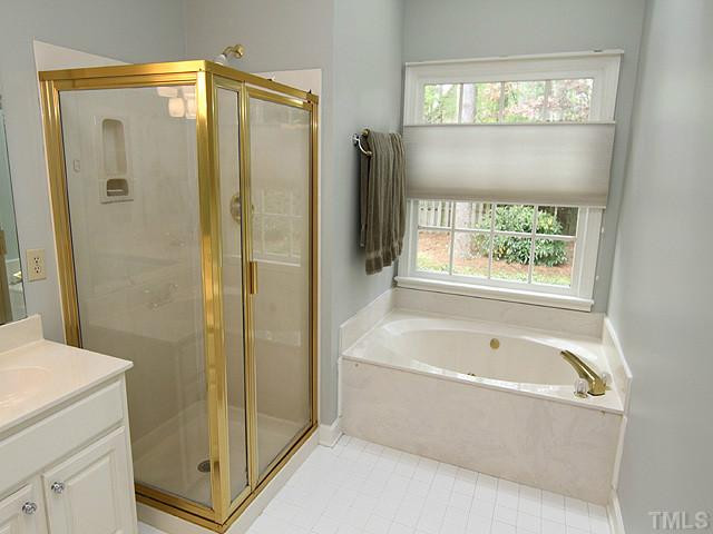 5101 Talton Circle Raleigh, NC 27612 - Photo 16 of 25 Master bath with separate shower and garden tub. Master Bath/Spa