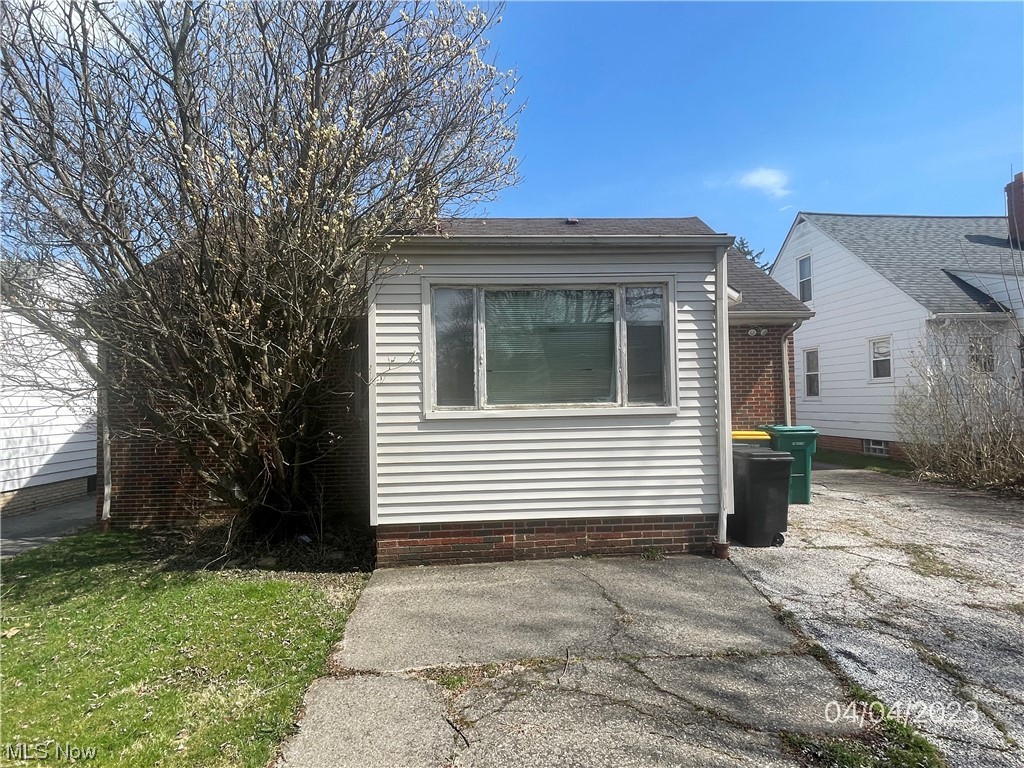 6298 Dunham Road Maple Heights, OH 44137 - Photo 10 of 26