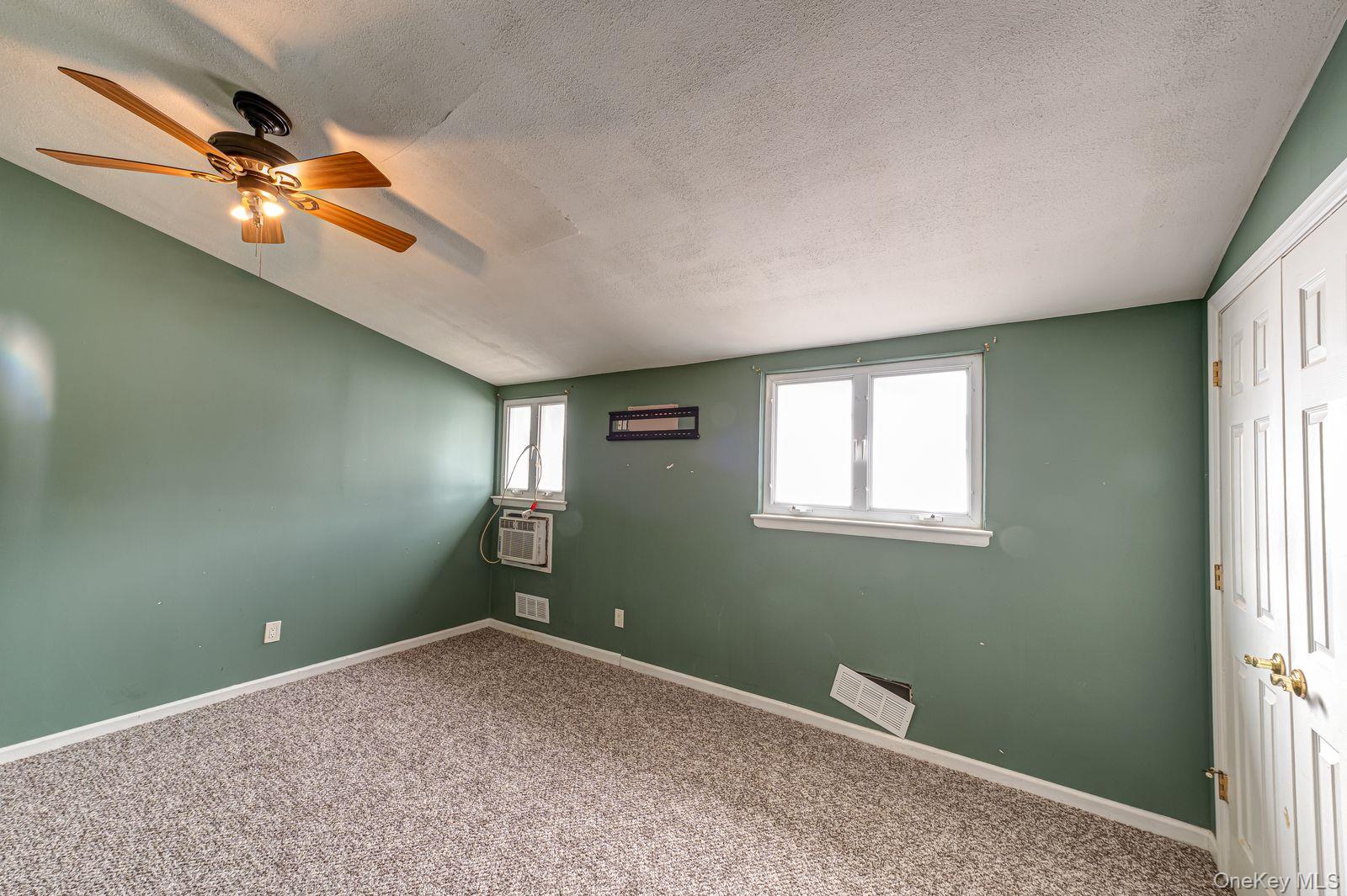 11 Lawrence Road Deer Park, NY 11729 - Photo 12 of 17