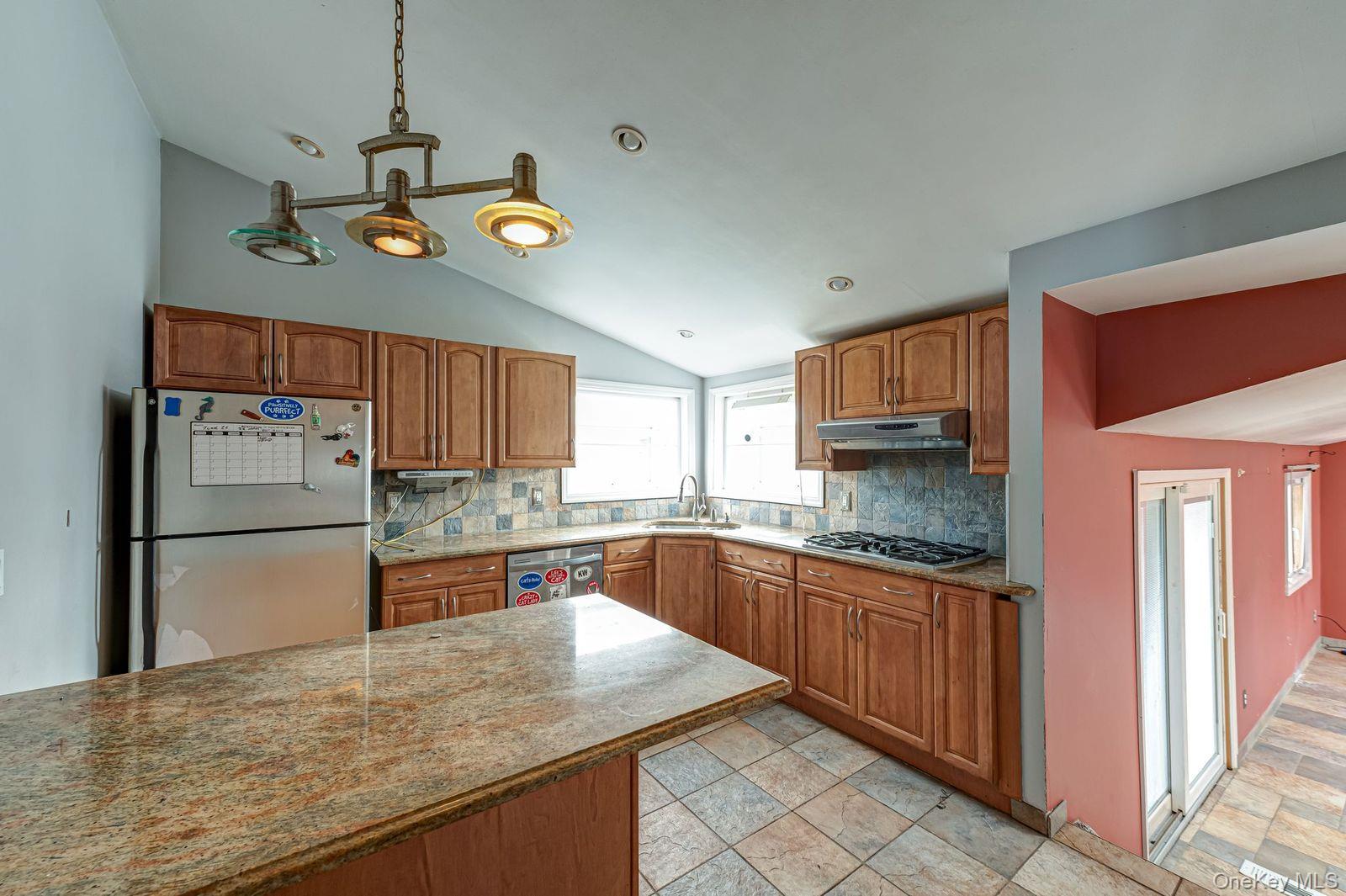 11 Lawrence Road Deer Park, NY 11729 - Photo 4 of 17