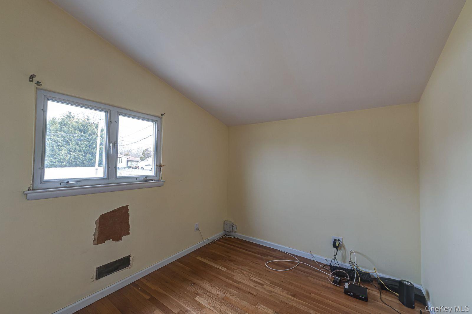 11 Lawrence Road Deer Park, NY 11729 - Photo 8 of 17