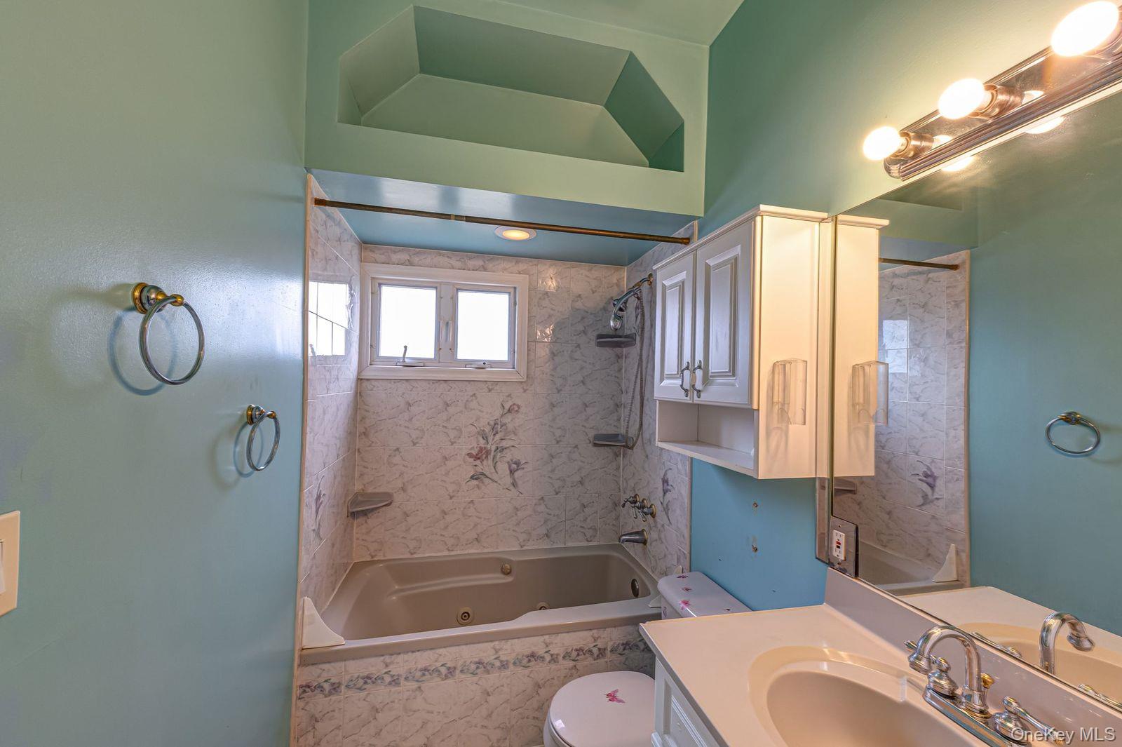 11 Lawrence Road Deer Park, NY 11729 - Photo 9 of 17