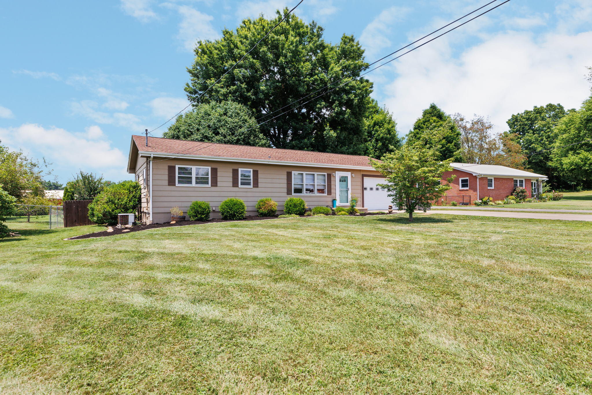 1805 Ridgemont Drive Greeneville, TN 37745 - Photo 1 of 22 3-web-or-mls-217A0180
