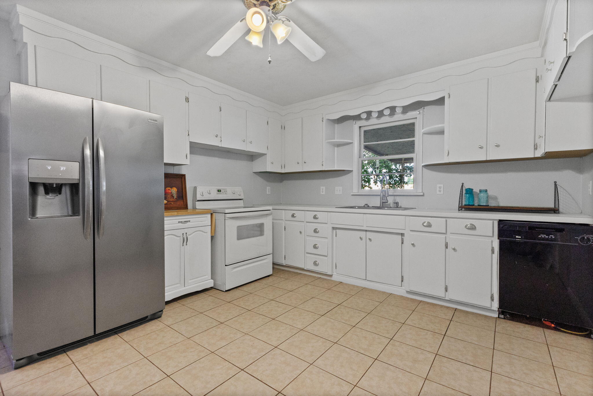 1805 Ridgemont Drive Greeneville, TN 37745 - Photo 7 of 22 16-web-or-mls-217A0251