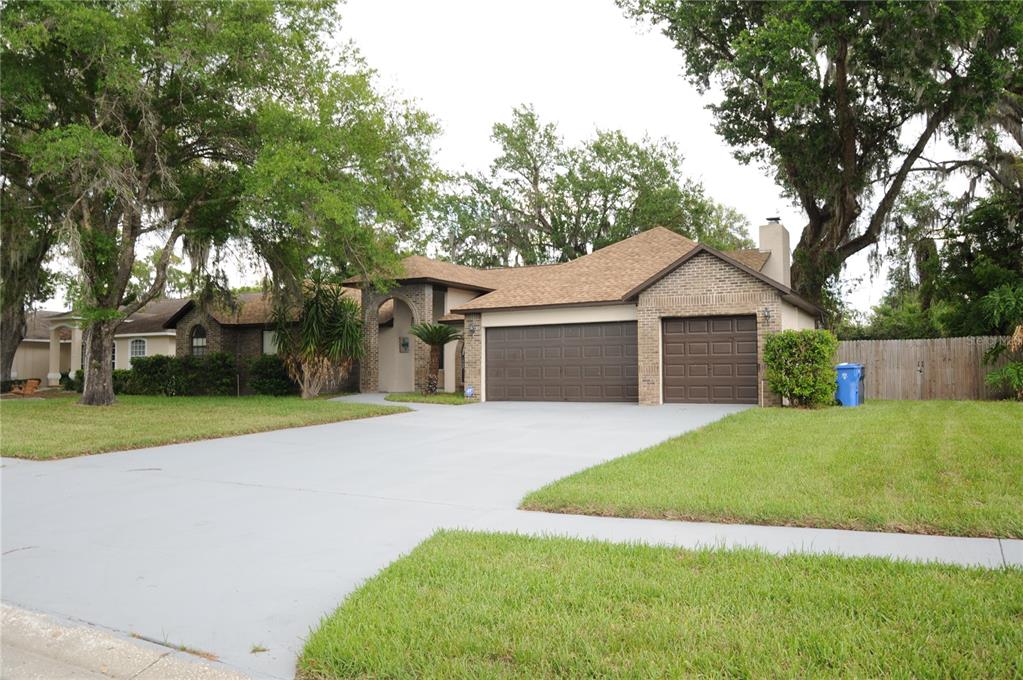 2106 Whitlock Place Dover, FL 33527 - Photo 3 of 83