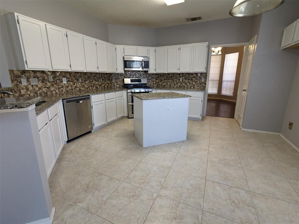 4720 Mt Hood Road Fort Worth, TX 76137 - Photo 4 of 30