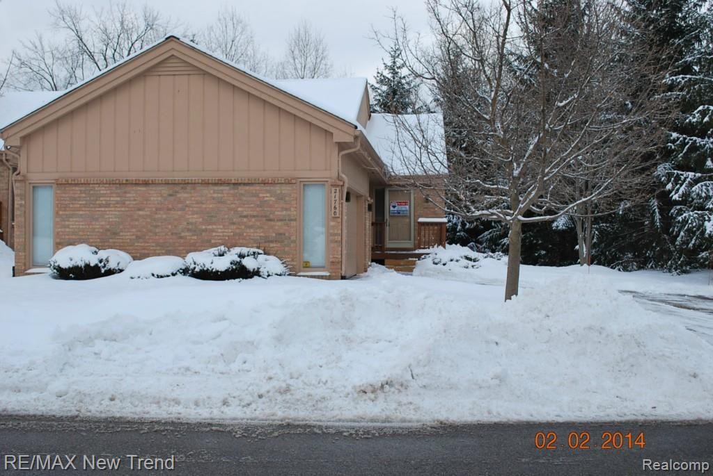 21760 River Ridge Trail Farmington, MI 48335 - Photo 11 of 15 VIEW #1.jpg