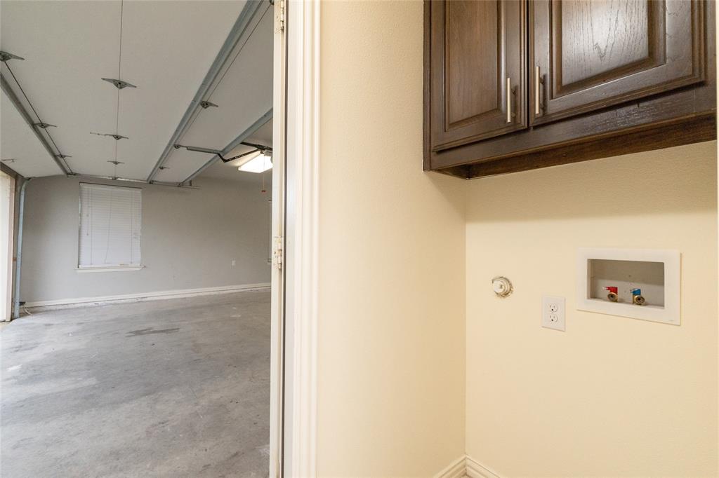 405 Kimbrough Road Azle, TX 76020 - Photo 14 of 39