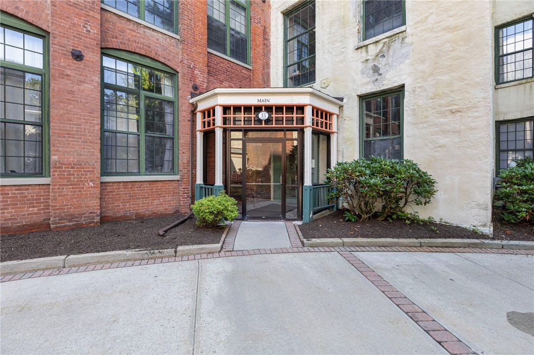 15 Higgins Street, Unit 120 Smithfield, RI 02917 - Photo 2 of 25