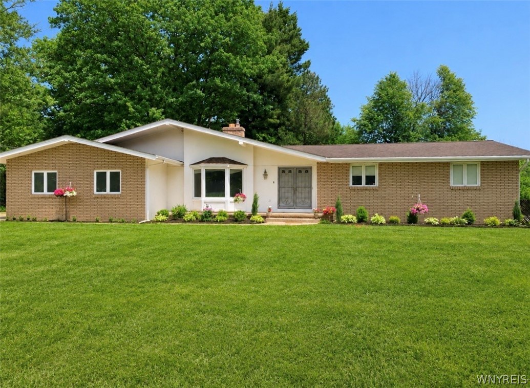 8 Drake Avenue Hanover, NY 14136 - Photo 1 of 45