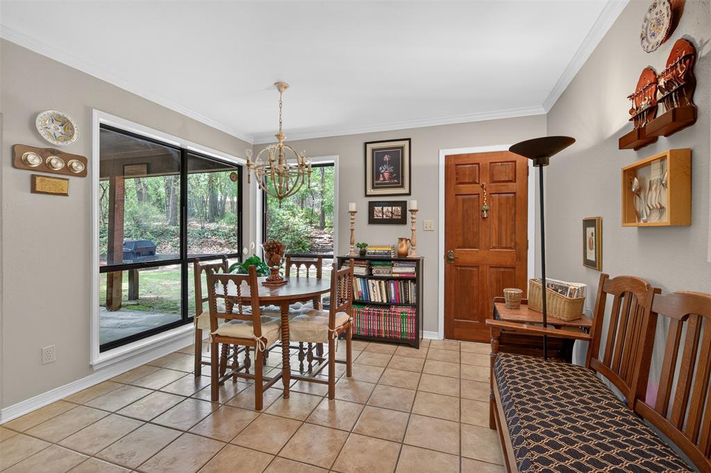 9204 Rhett Circle Shreveport, LA 71118 - Photo 11 of 38 Breakfast area