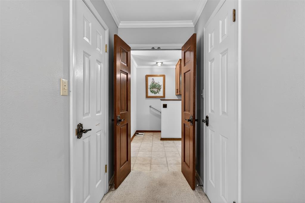 9204 Rhett Circle Shreveport, LA 71118 - Photo 22 of 38 Primary bedroom with two walk-in closets.