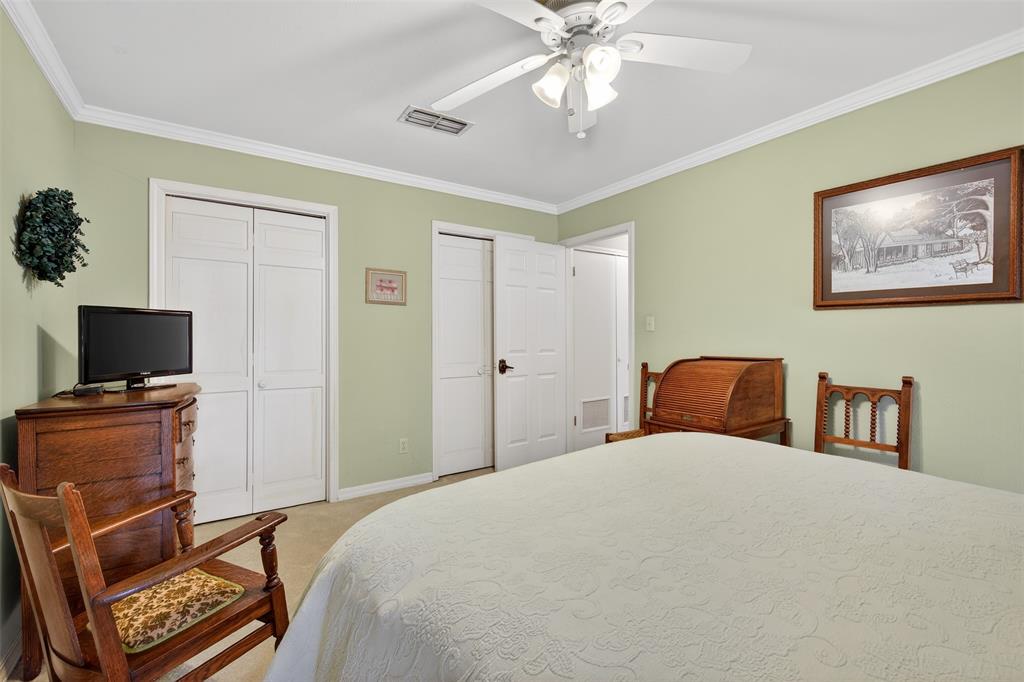 9204 Rhett Circle Shreveport, LA 71118 - Photo 27 of 38 Double closets