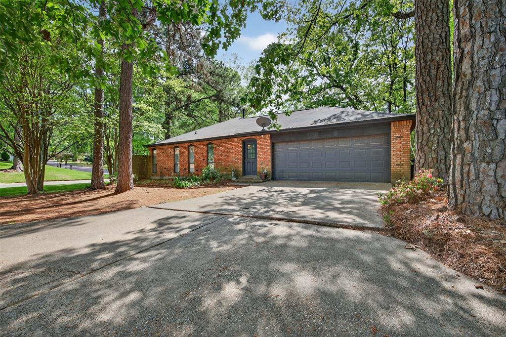 9204 Rhett Circle Shreveport, LA 71118 - Photo 33 of 38 Two car garage