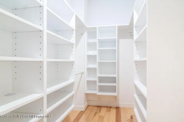 a view of empty room with window