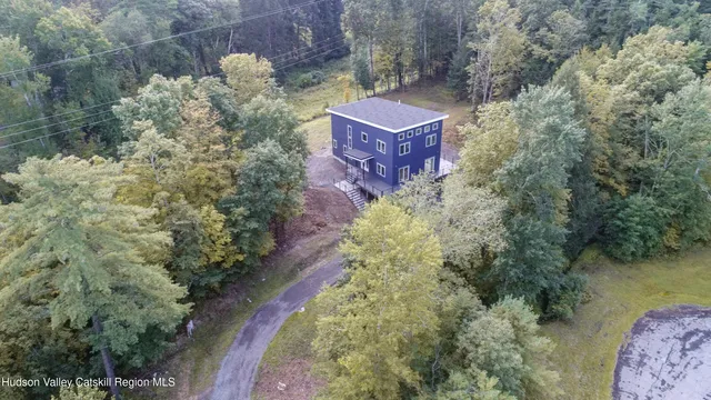 $975,000 | 9 Iroquois Lane, Hurley, NY 12443