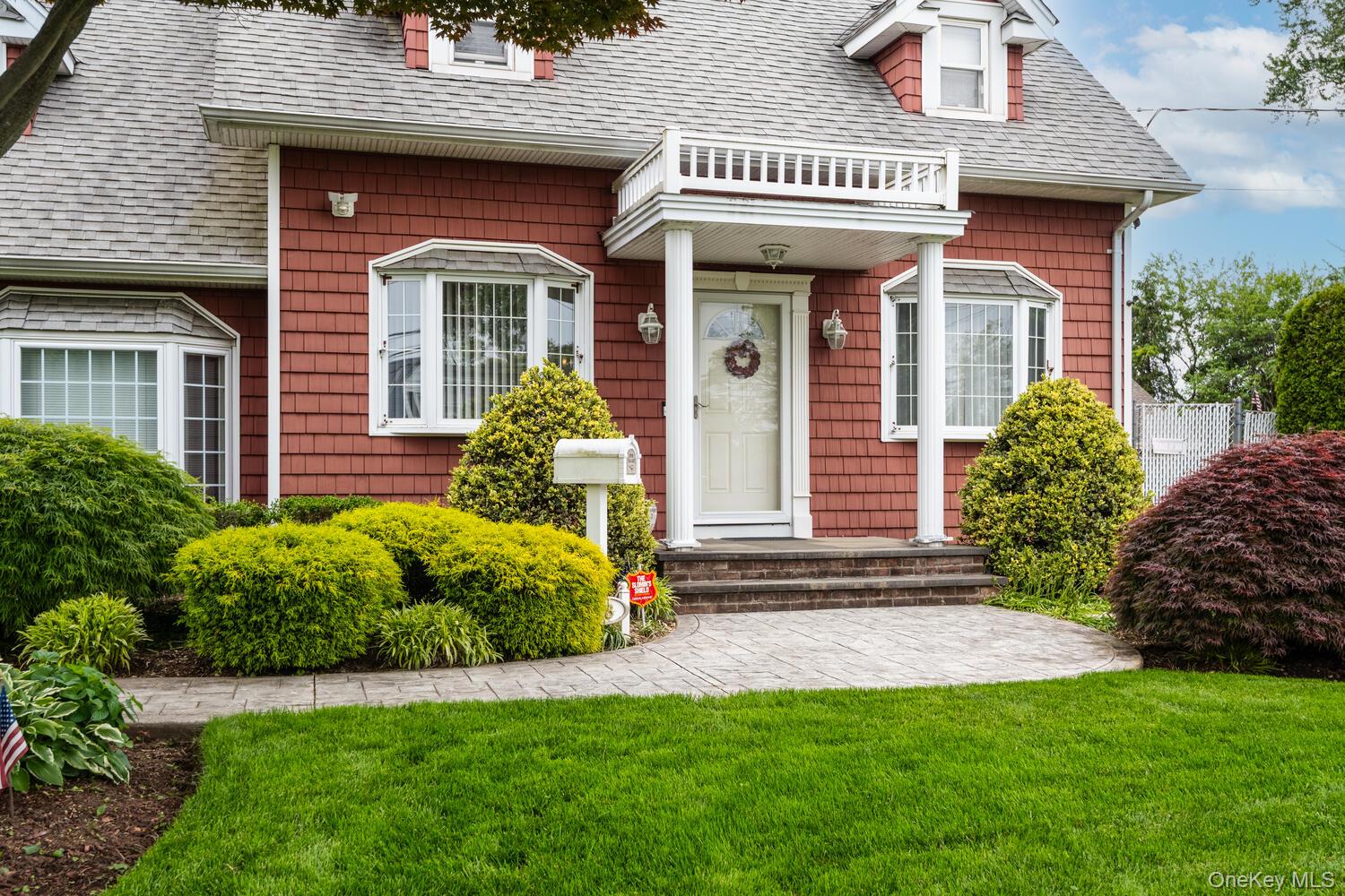 18 Loring Road Levittown, NY 11756 - Photo 2 of 28