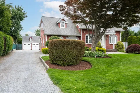 $1,299,000 | 18 Loring Road, Levittown, NY 11756