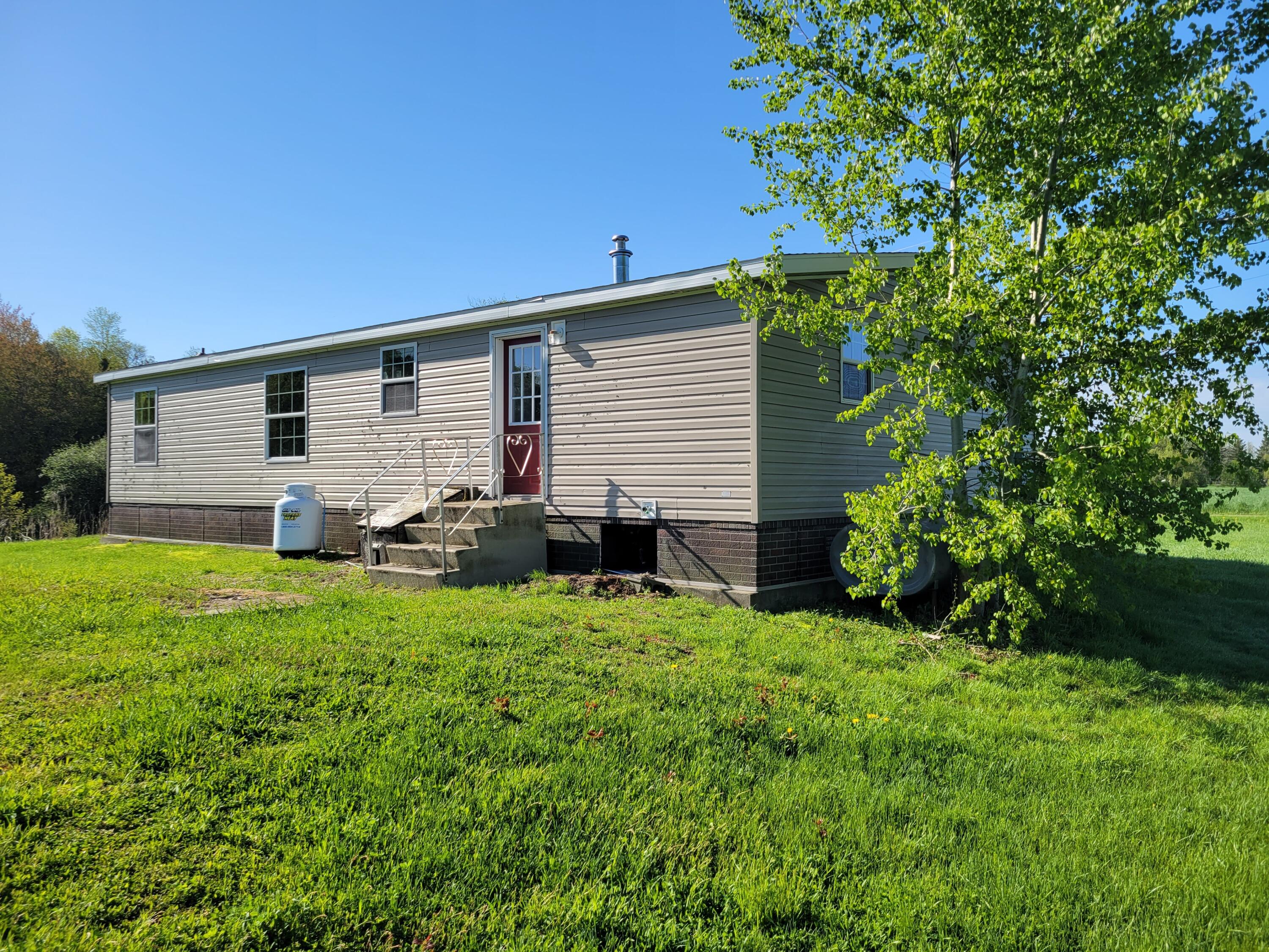 27 Brown Farm Road Waterville, ME 04901 - Photo 5 of 28 231-091997 Back Right another view