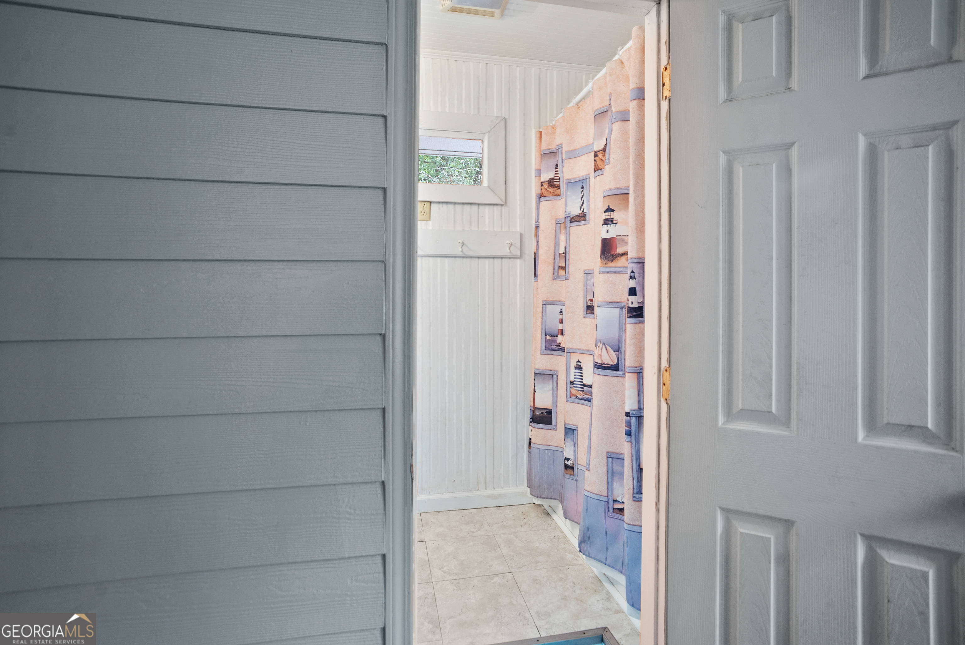 101 Ridge Drive Claxton, GA 30417 - Photo 27 of 30 a bathroom with a shower
