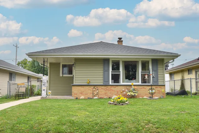 $220,000 | 5761 North 97th Street, Milwaukee, WI 53225