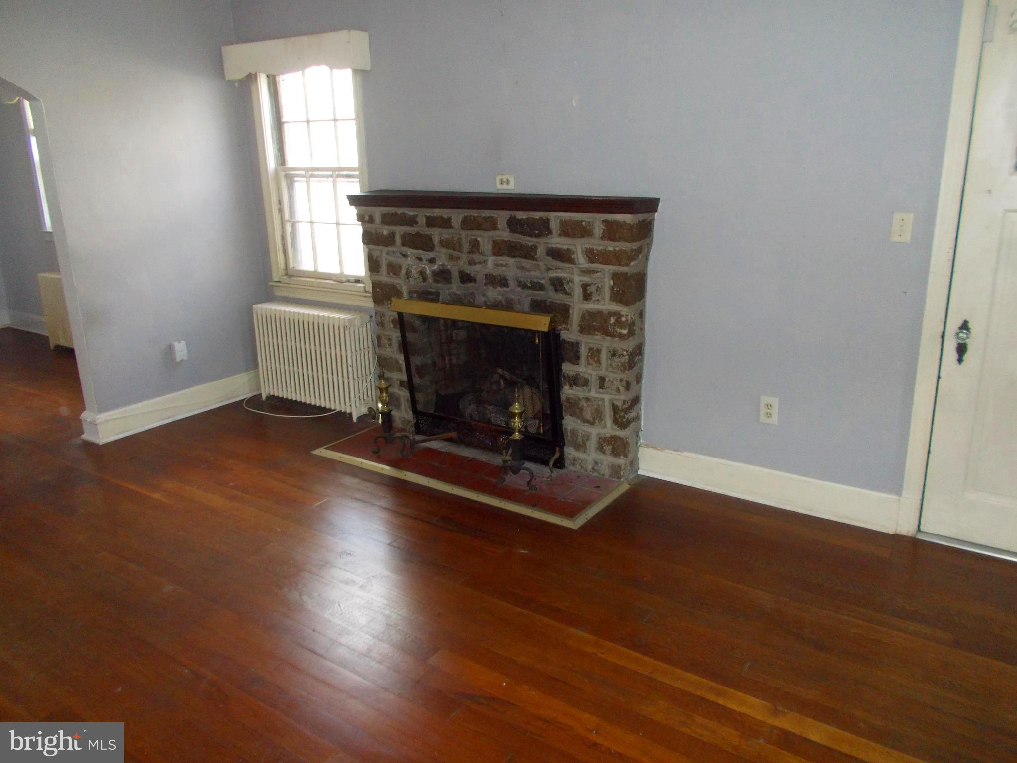 1100 Bay Ridge Avenue Annapolis, MD 21403 - Photo 14 of 27 Living Room Fireplace