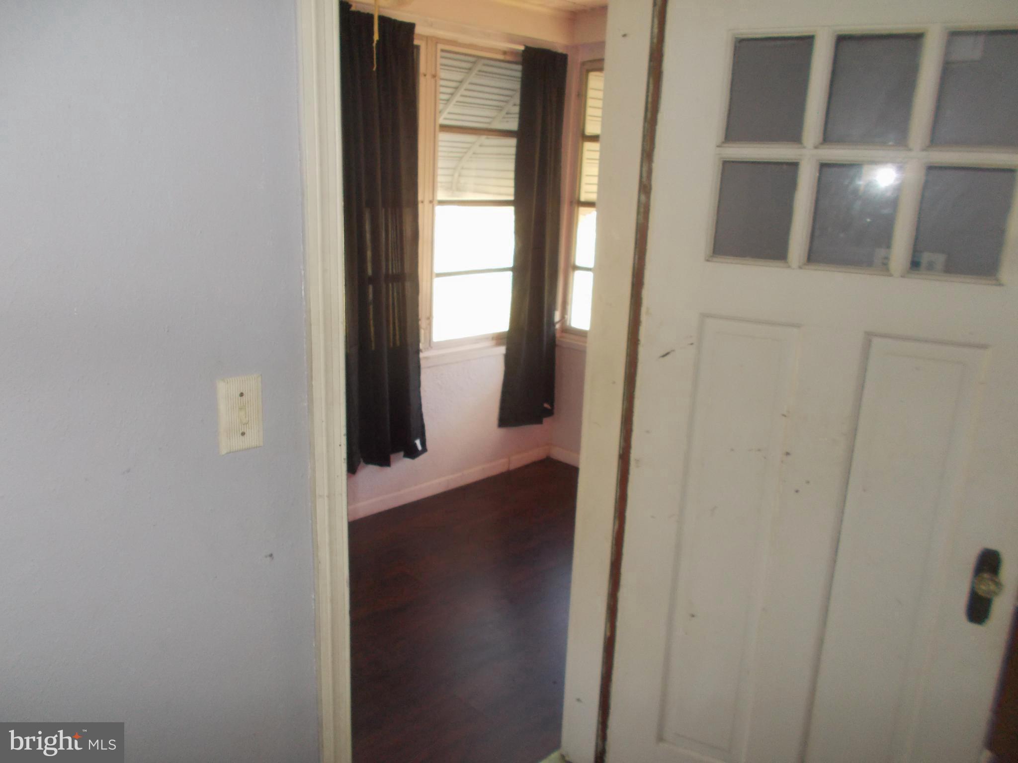 1100 Bay Ridge Avenue Annapolis, MD 21403 - Photo 21 of 27 Main Level Porch off Living Room