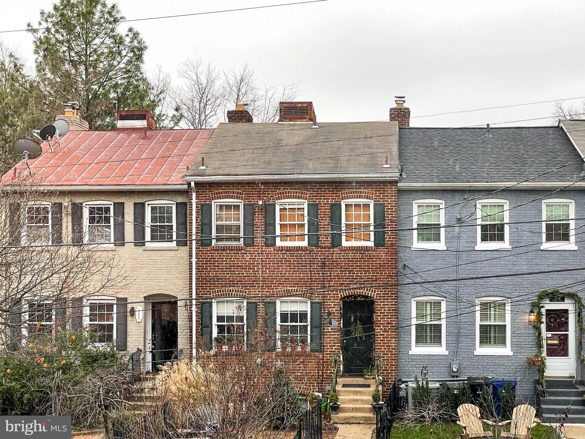 1243 Portner Road Alexandria, VA 22314 - Photo 53 of 53 View of quaint homes out the front window