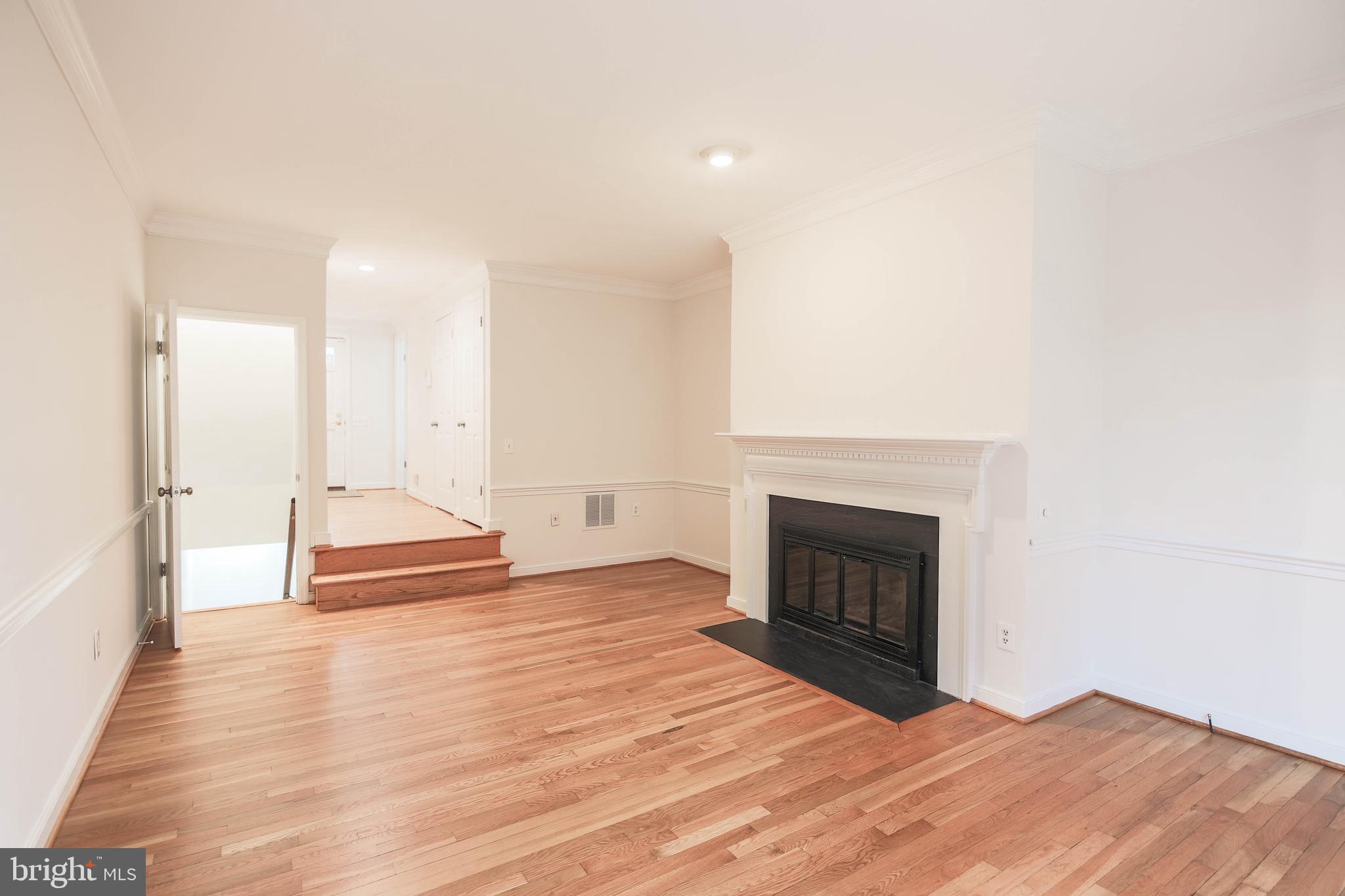 1243 Portner Road Alexandria, VA 22314 - Photo 8 of 53 Spacious living space on main level