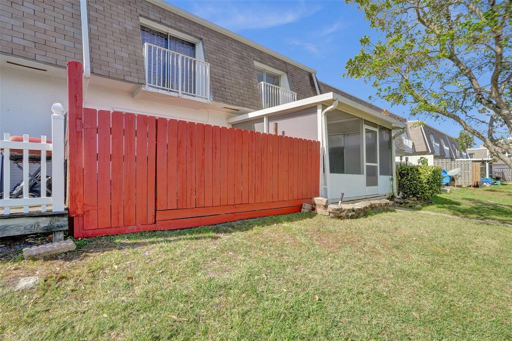 4130 Southwest 61st Avenue Davie, FL 33314 - Photo 4 of 25