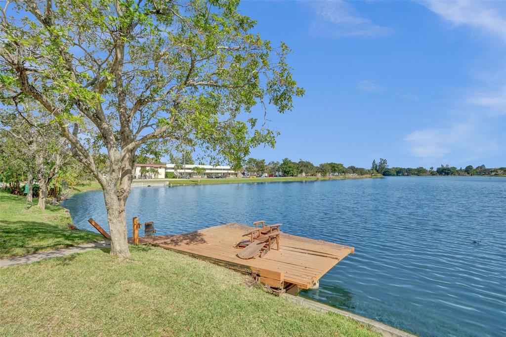 4130 Southwest 61st Avenue Davie, FL 33314 - Photo 5 of 25