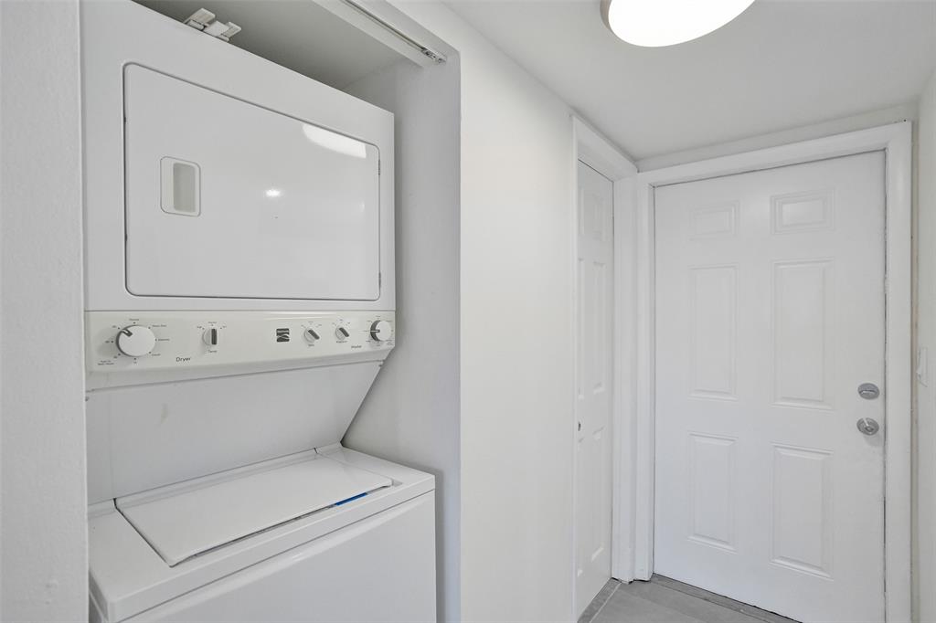 4130 Southwest 61st Avenue Davie, FL 33314 - Photo 9 of 25