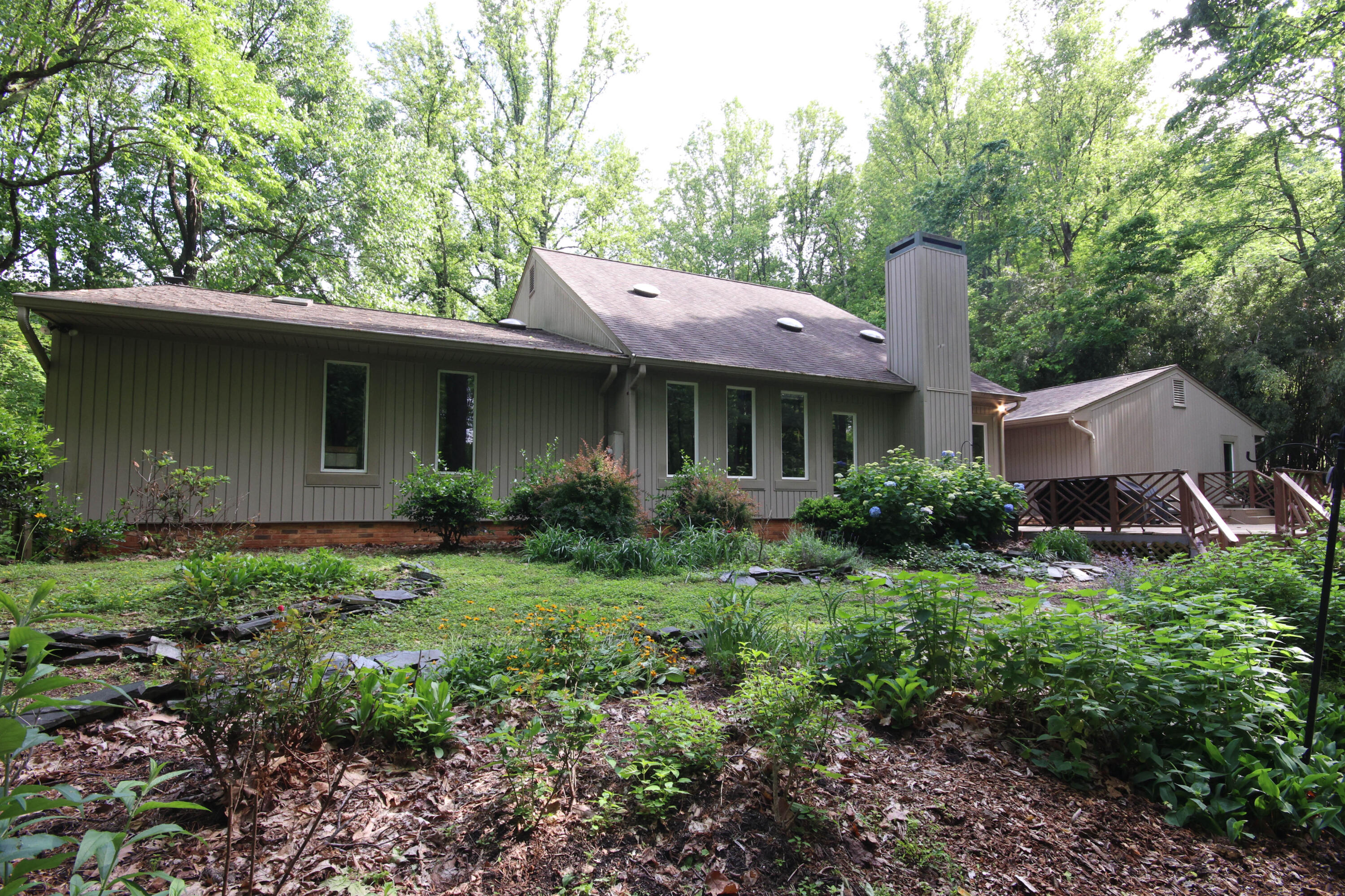 6898 Sugar Rum Ridge Road Roanoke, VA 24018 - Photo 1 of 47 6898 Front**