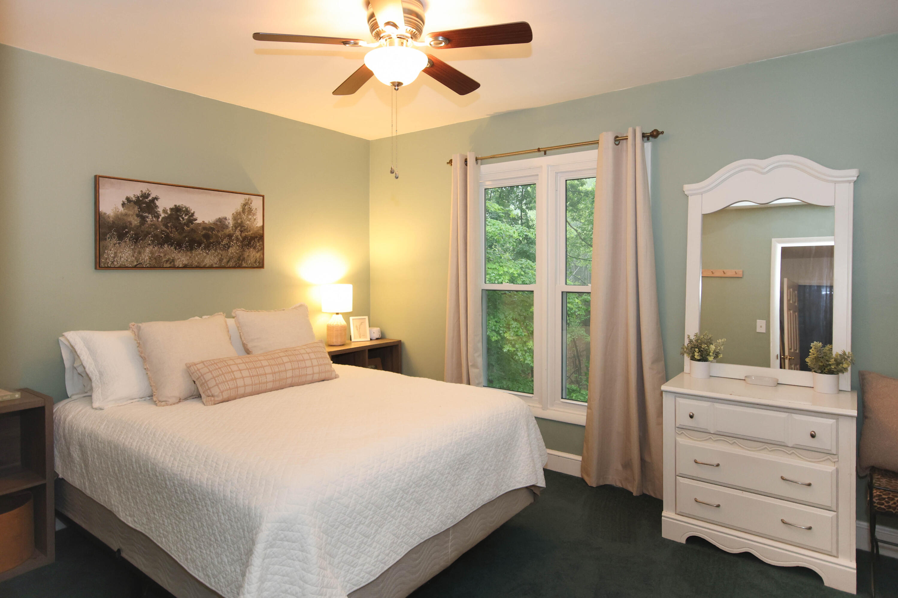 6898 Sugar Rum Ridge Road Roanoke, VA 24018 - Photo 24 of 47 6898 Guest Room, Upstairs