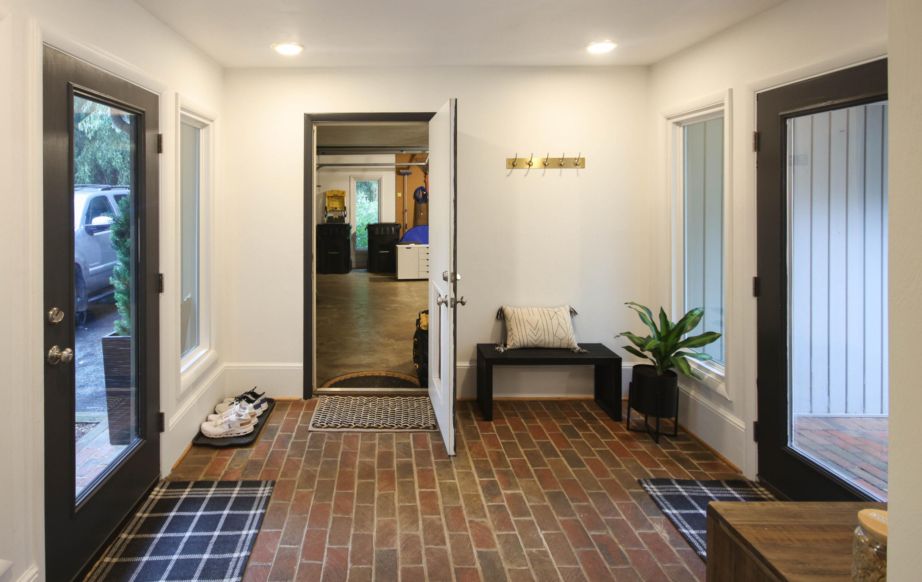 6898 Sugar Rum Ridge Road Roanoke, VA 24018 - Photo 4 of 47 6898 Entry Foyer to Garage