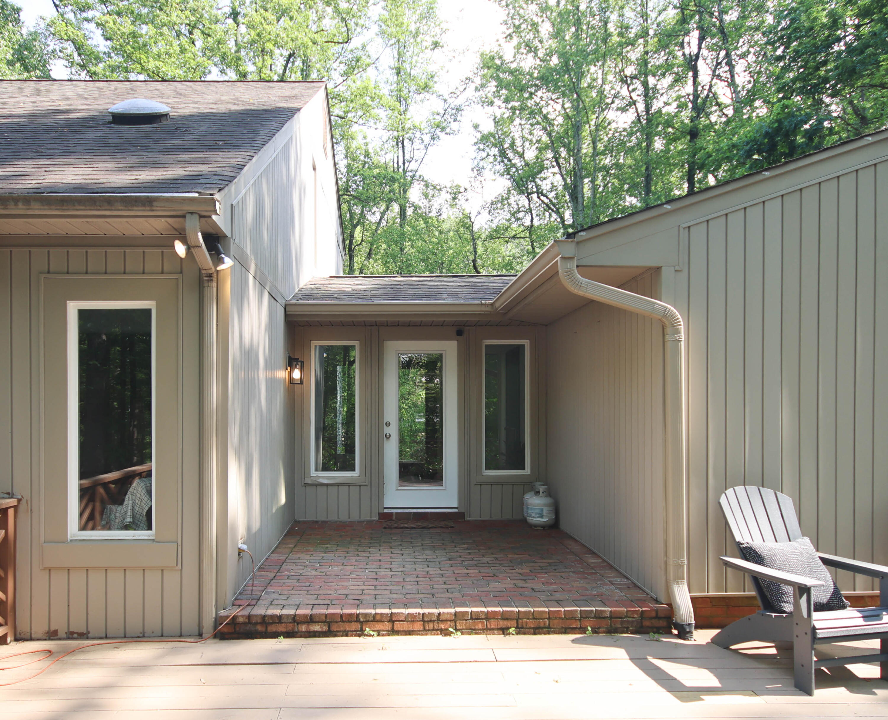 6898 Sugar Rum Ridge Road Roanoke, VA 24018 - Photo 41 of 47 6898 Front Entry