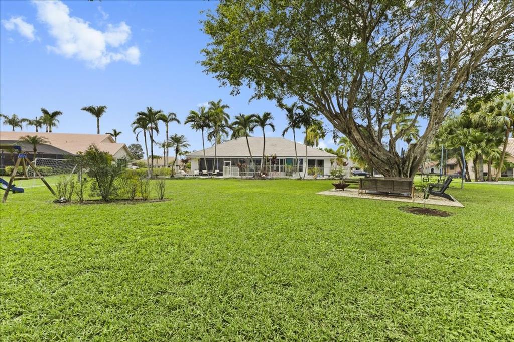 10349 Camelback Lane Boca Raton, FL 33498 - Photo 38 of 38 a view of a park with large trees