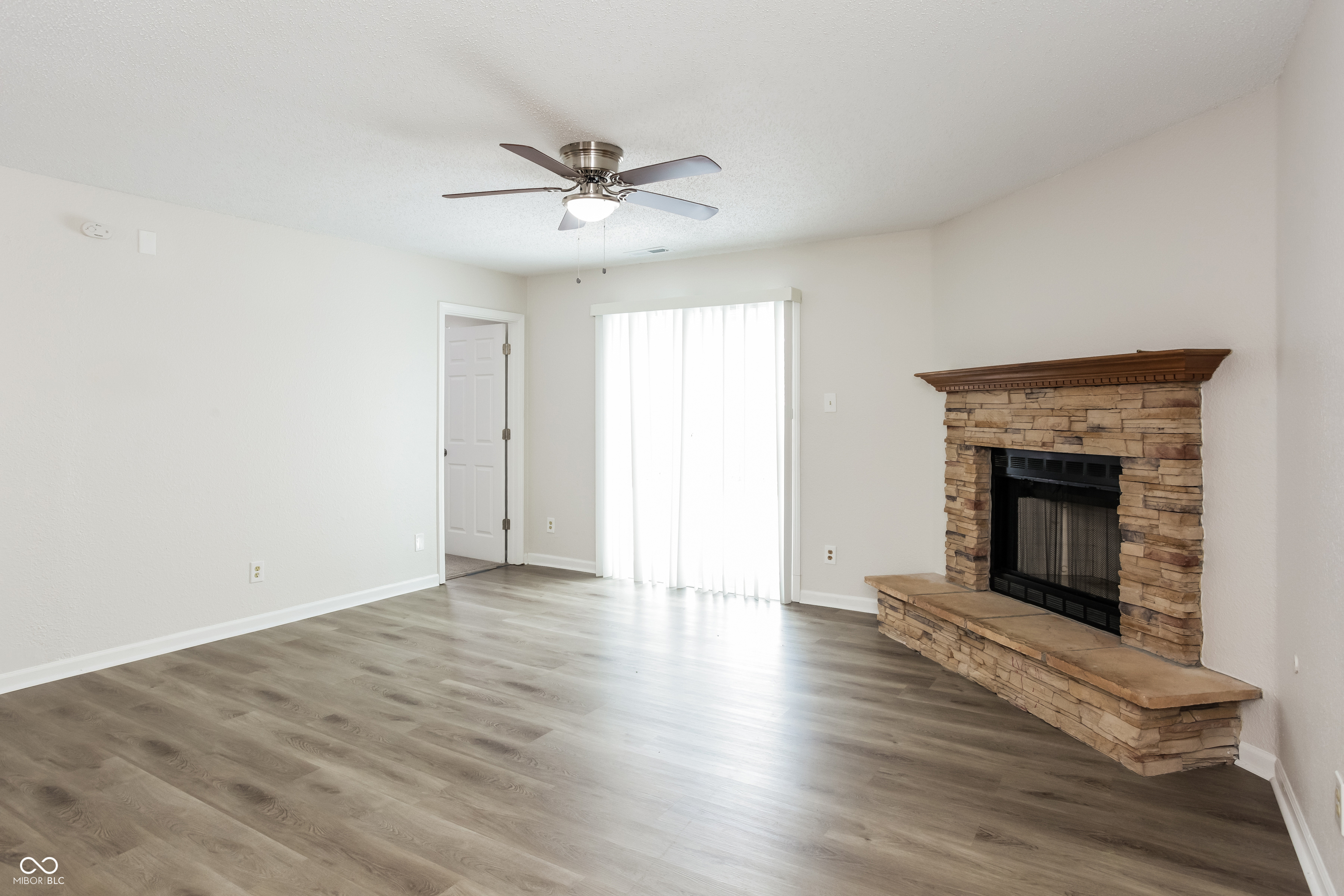 2079 Meadowlark Lane Brownsburg, IN 46112 - Photo 4 of 16