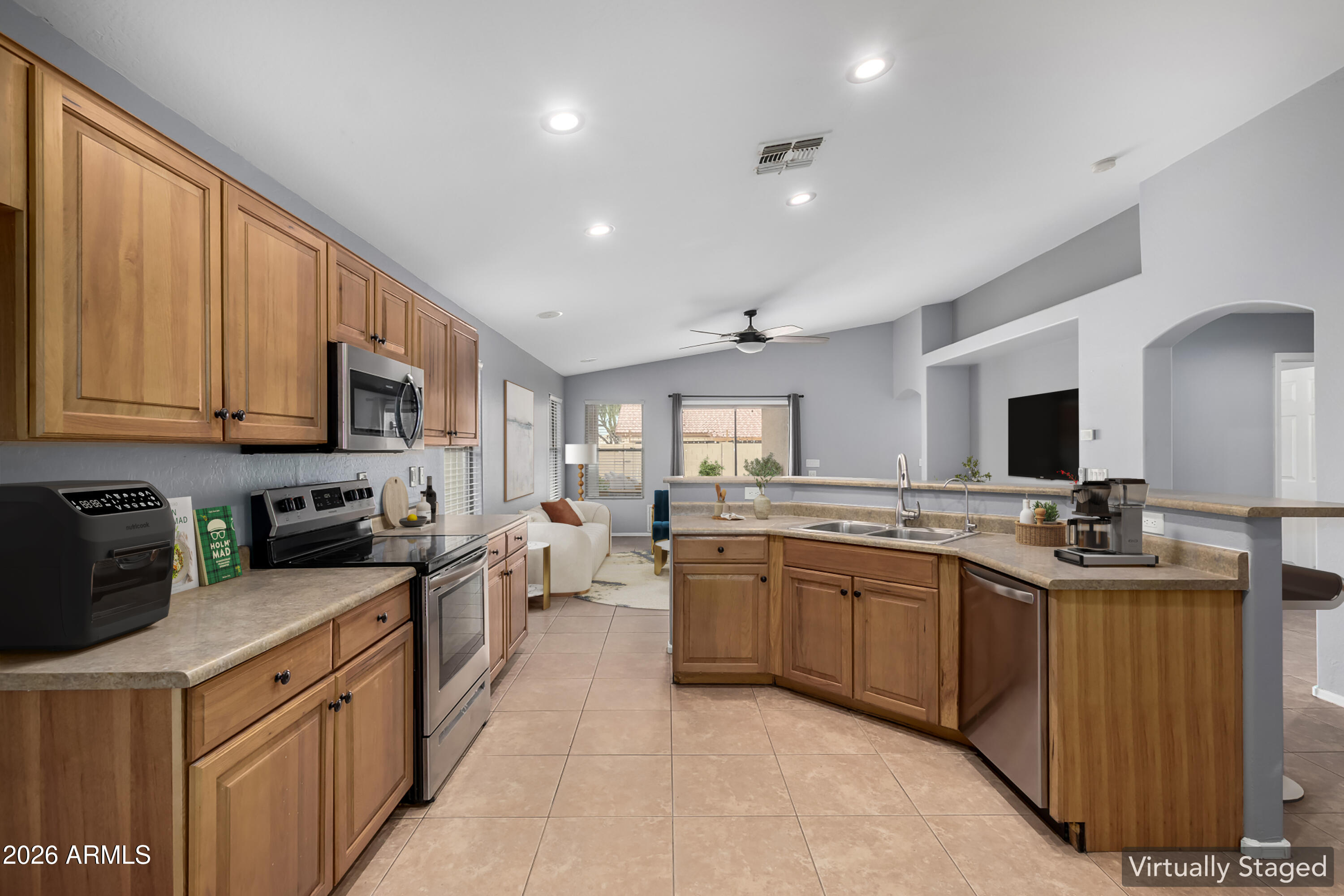 9928 West Heber Road Tolleson, AZ 85353 - Photo 10 of 35 photos_high_resolution_09_HeberVS_final