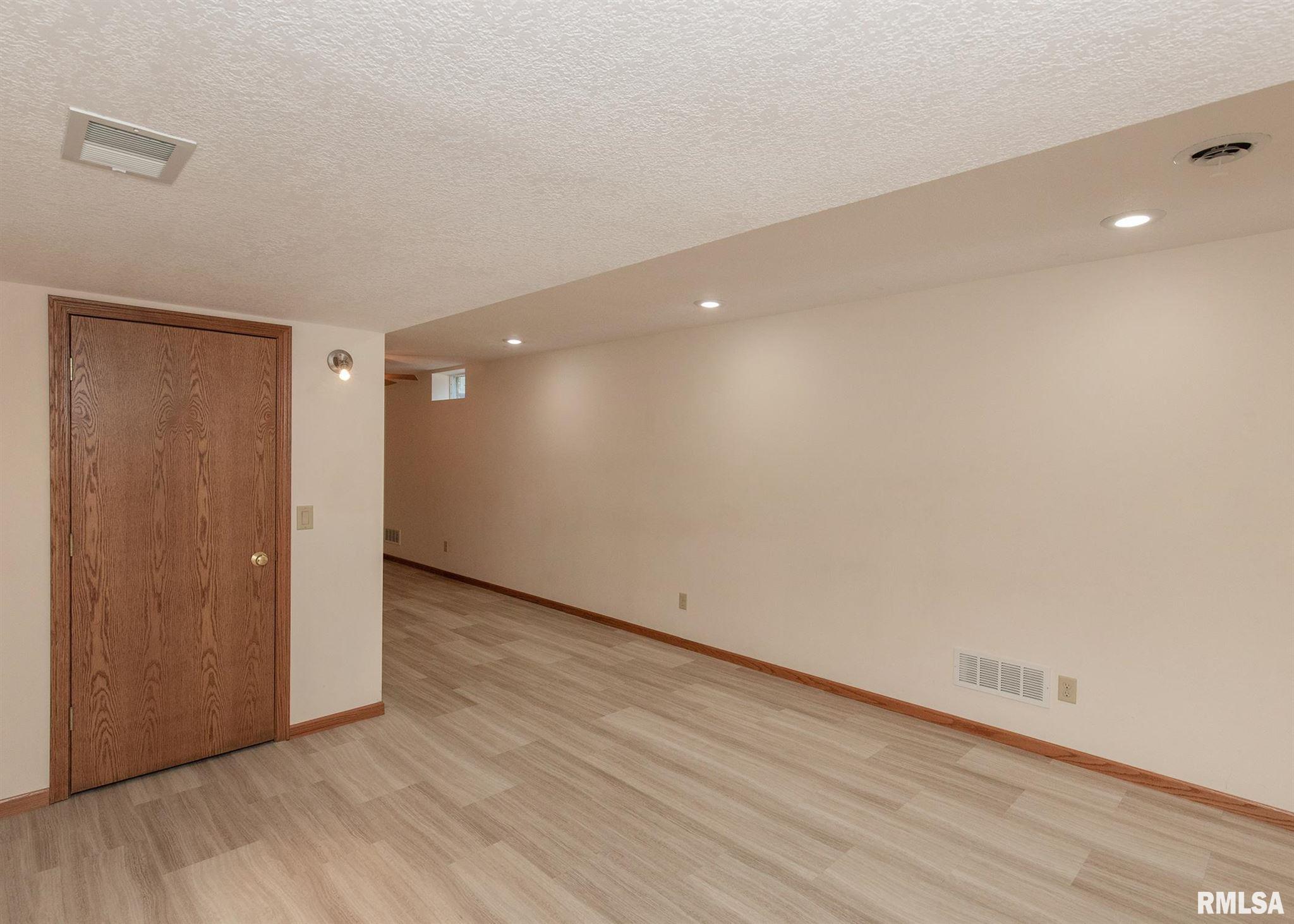 3905 Deertrail Road Bettendorf, IA 52722 - Photo 45 of 49 Gallery Image 45