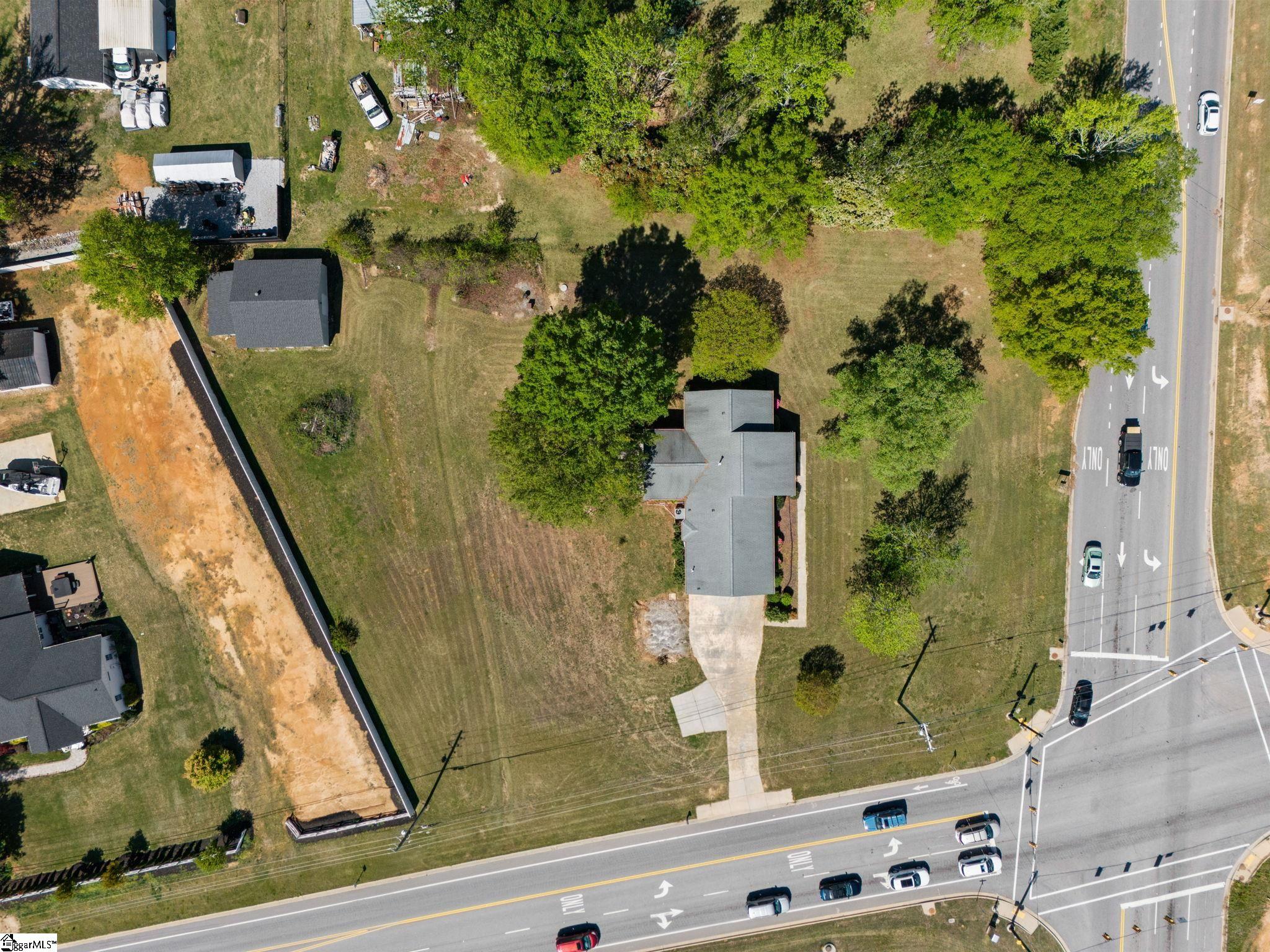 2604 Roper Mountain Road Simpsonville, SC 29681 - Photo 37 of 43
