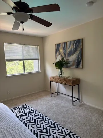 $1,895 | 6910 Hart Lane, Unit 807, Austin, TX 78731