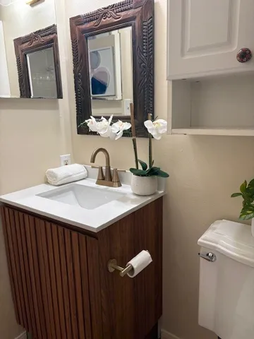 $1,895 | 6910 Hart Lane, Unit 807, Austin, TX 78731