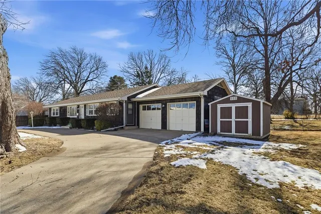 $460,000 | 3815 West 73rd Terrace, Prairie Village, KS 66208