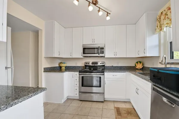 $179,000 | 4300 Baywood Boulevard, Unit B102, Mount Dora, FL 32757