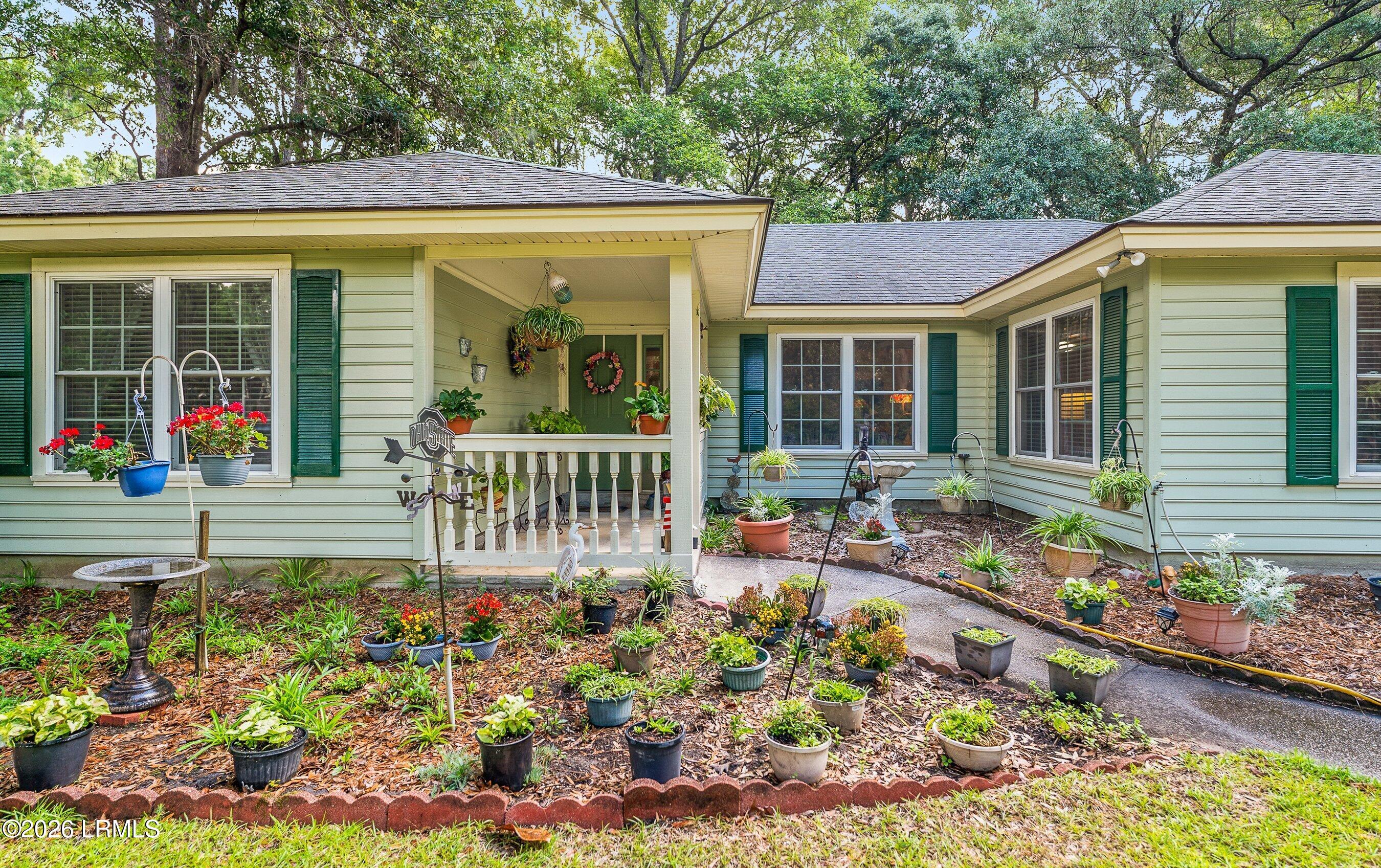 156 Middle Road Beaufort, SC 29907 - Photo 2 of 35 DSC00685-178-1.jpg-SMALL