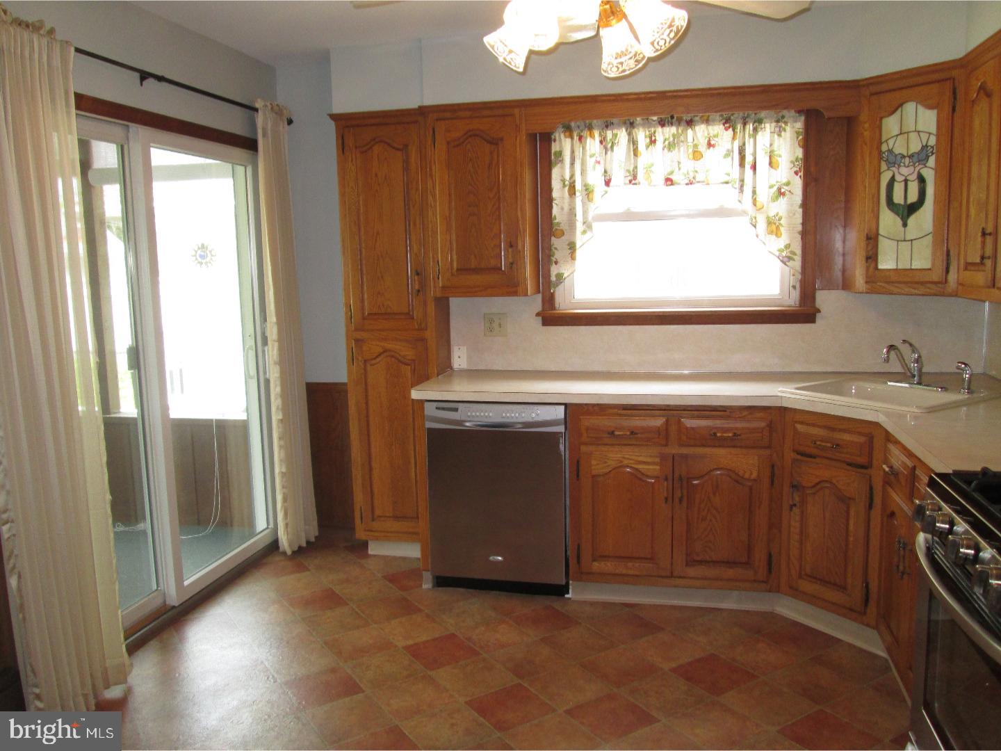 143 Princeton Road Audubon, NJ 08106 - Photo 12 of 25 Kitchen